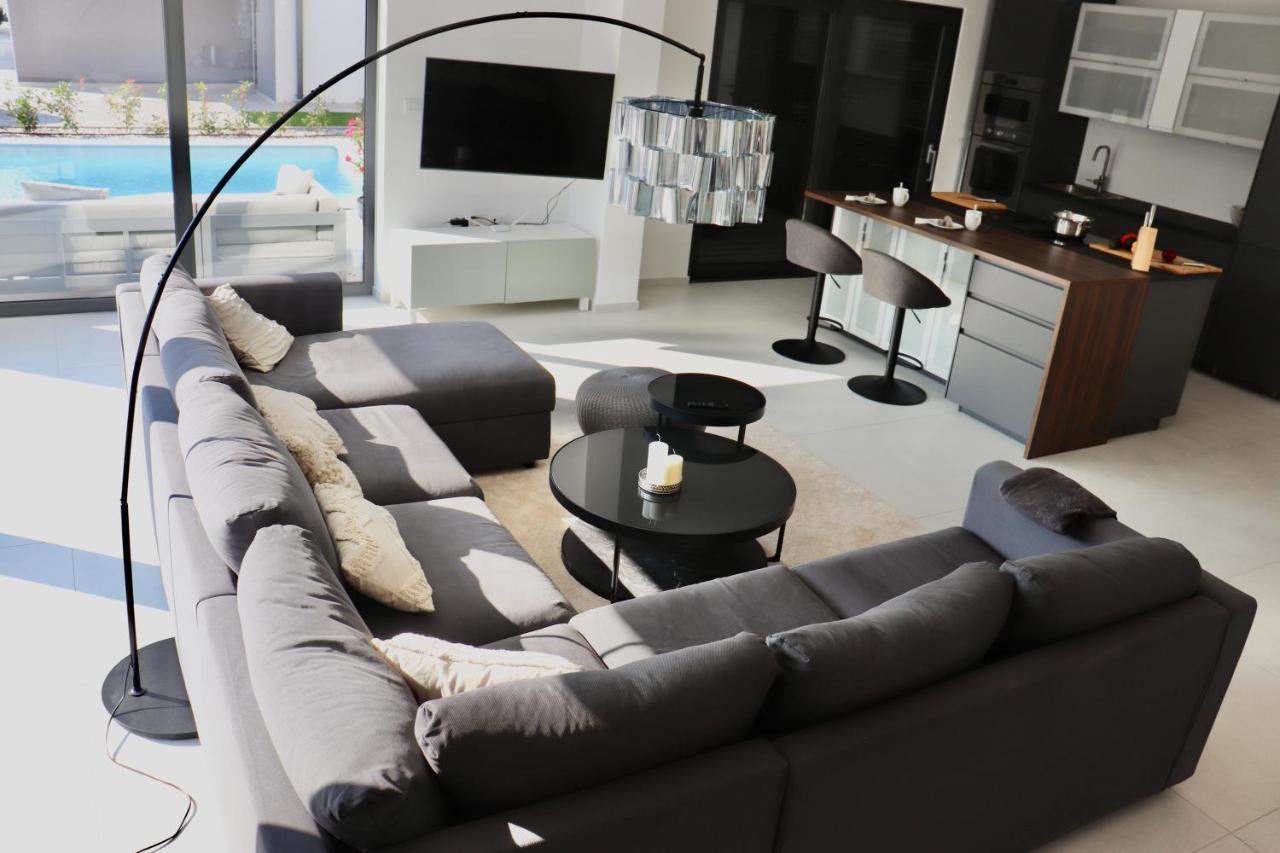 Meerbrise - Luxury Villa Banjole Extérieur photo
